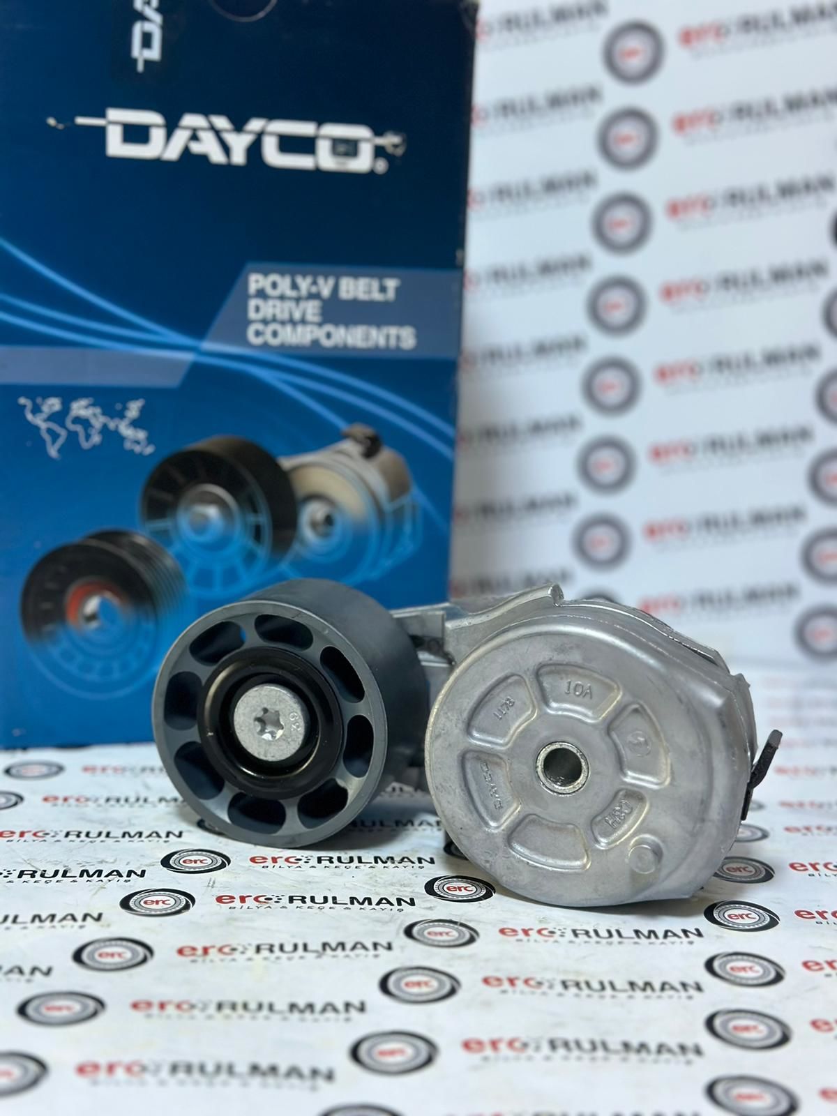 89409 (DAYCO ) CUMMINS, CASE IH, NEW HOLLAND, KOMATSU, BMC DEV FATİH 9P919399 Euro GERGİ KÜTÜĞÜ ( 6731624110 )